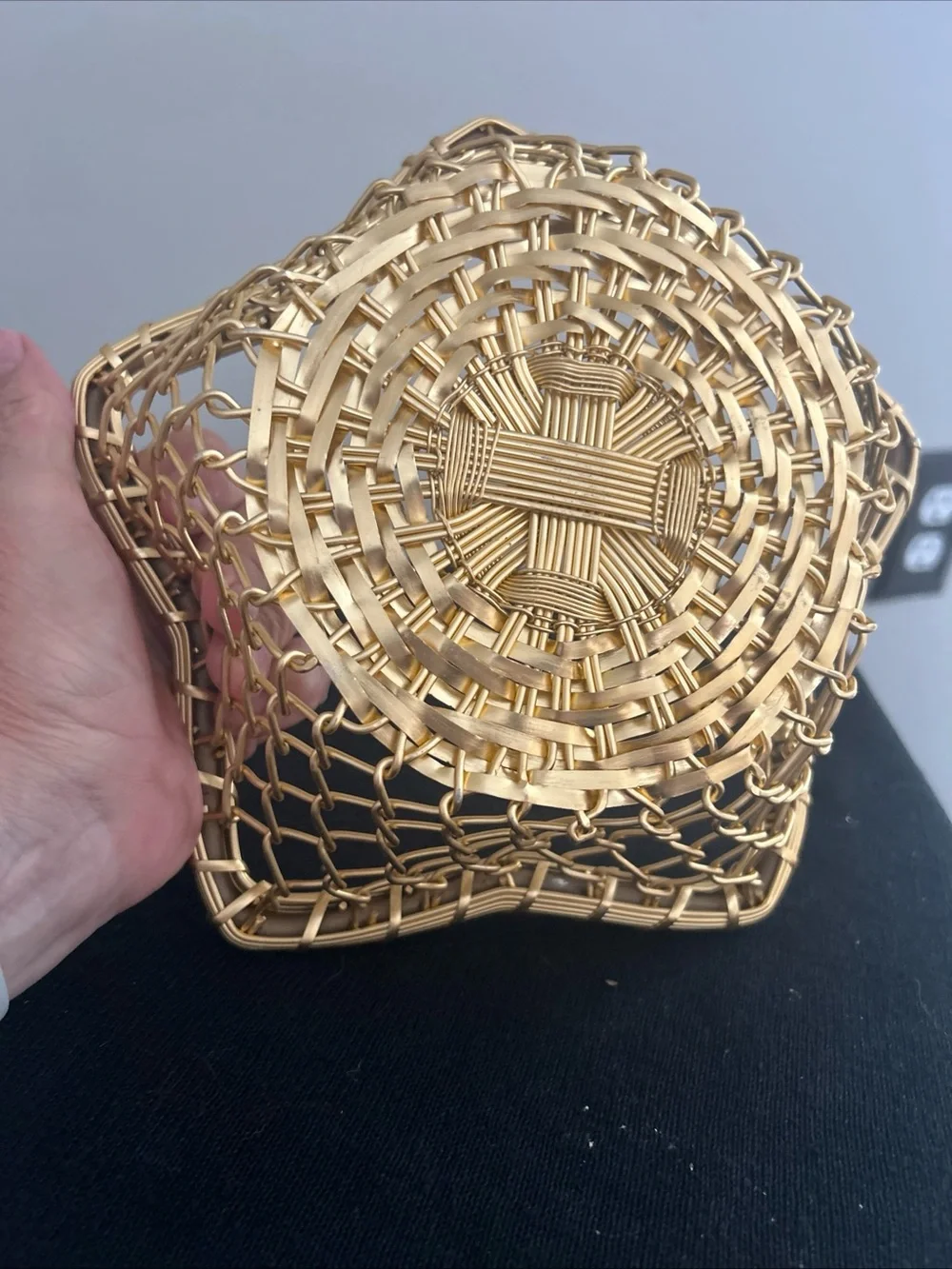 Gold tone wire Star-Shaped Decorative Basket sturdy